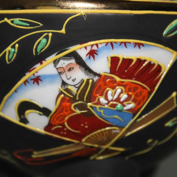 Porcelana Satsuma - Incensário Japonês