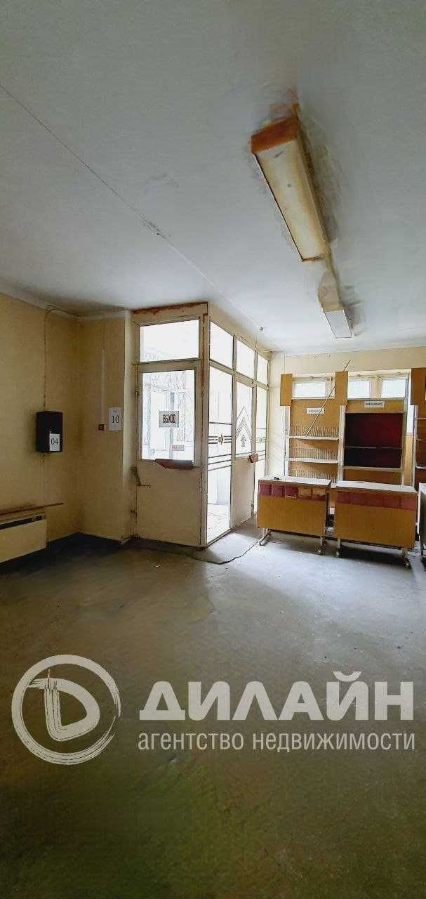 Офисно-торговое помещение на Космосе, с внутренней рампой