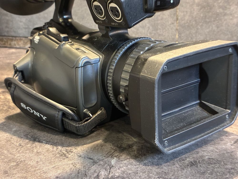 Професійна камра sony hvr v1e