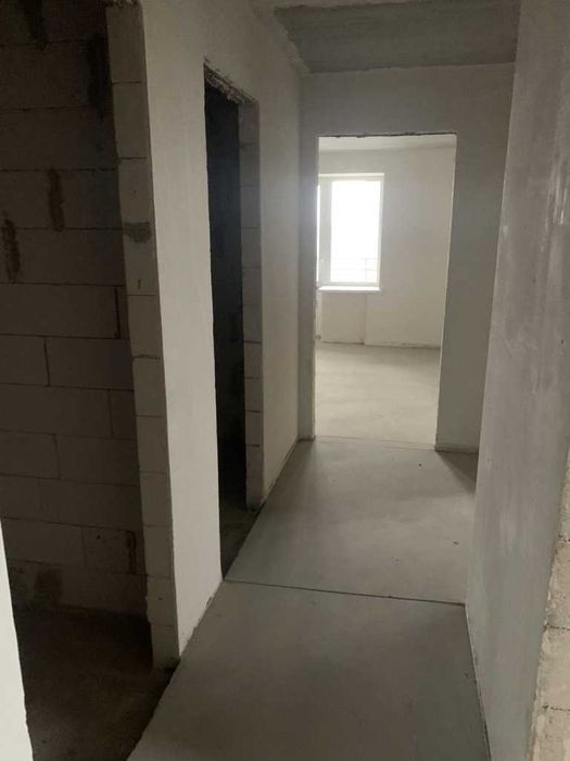 Продам 2к квартиру в новобудові, 64кв.м. в цеглі, центр
