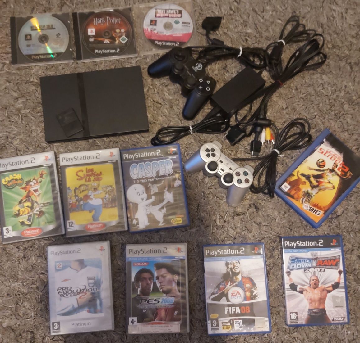 PlayStation 2 com jogos.