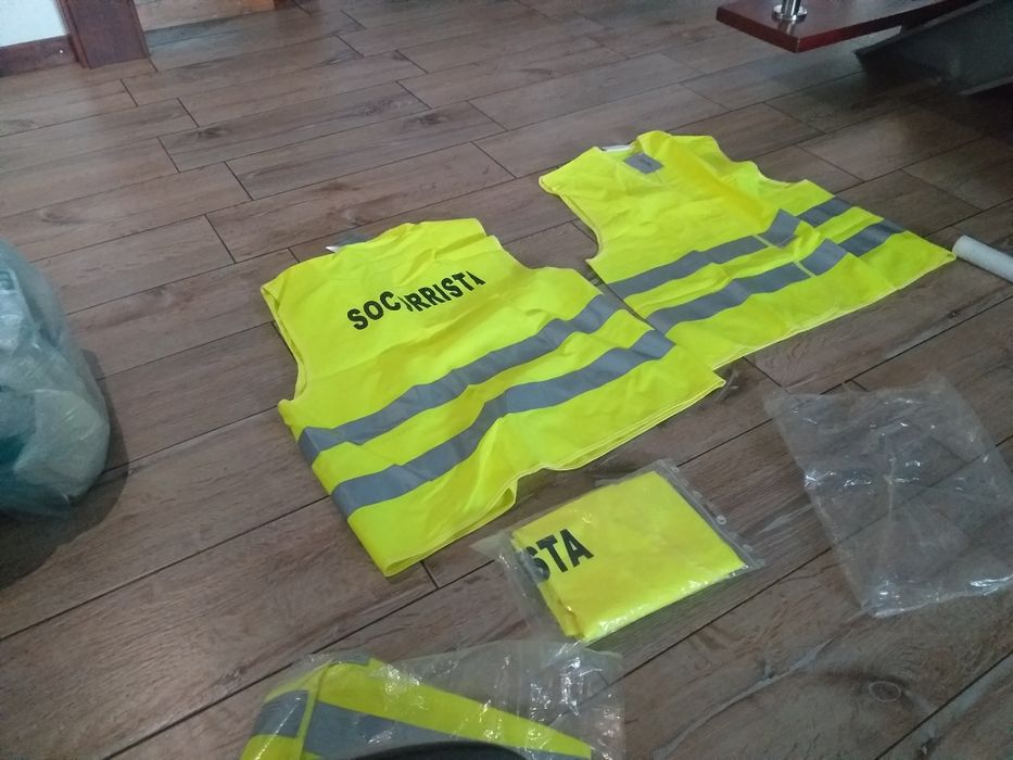 4 coletes refletores unicexo XL  novos para usar de noite ir a Fátima