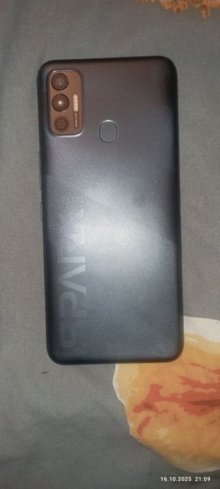 Телефон Tehno Spark 7