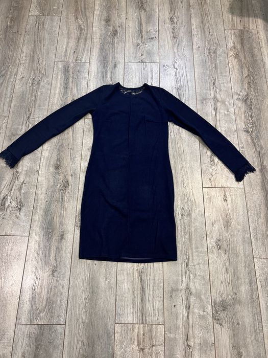 Плаття, светер як нові