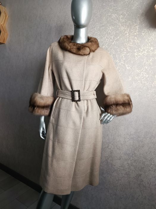 Пальто кашемір. Італія. Соболь баргузин. Як нове. 100 см. Не норкова