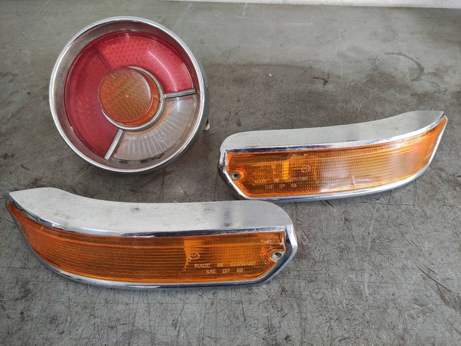 BMW 2002 piscas/farolins