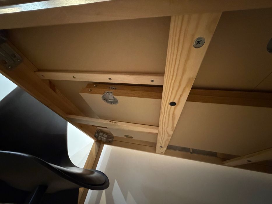 Sprzedam stół rozkładany + 4 krzesła