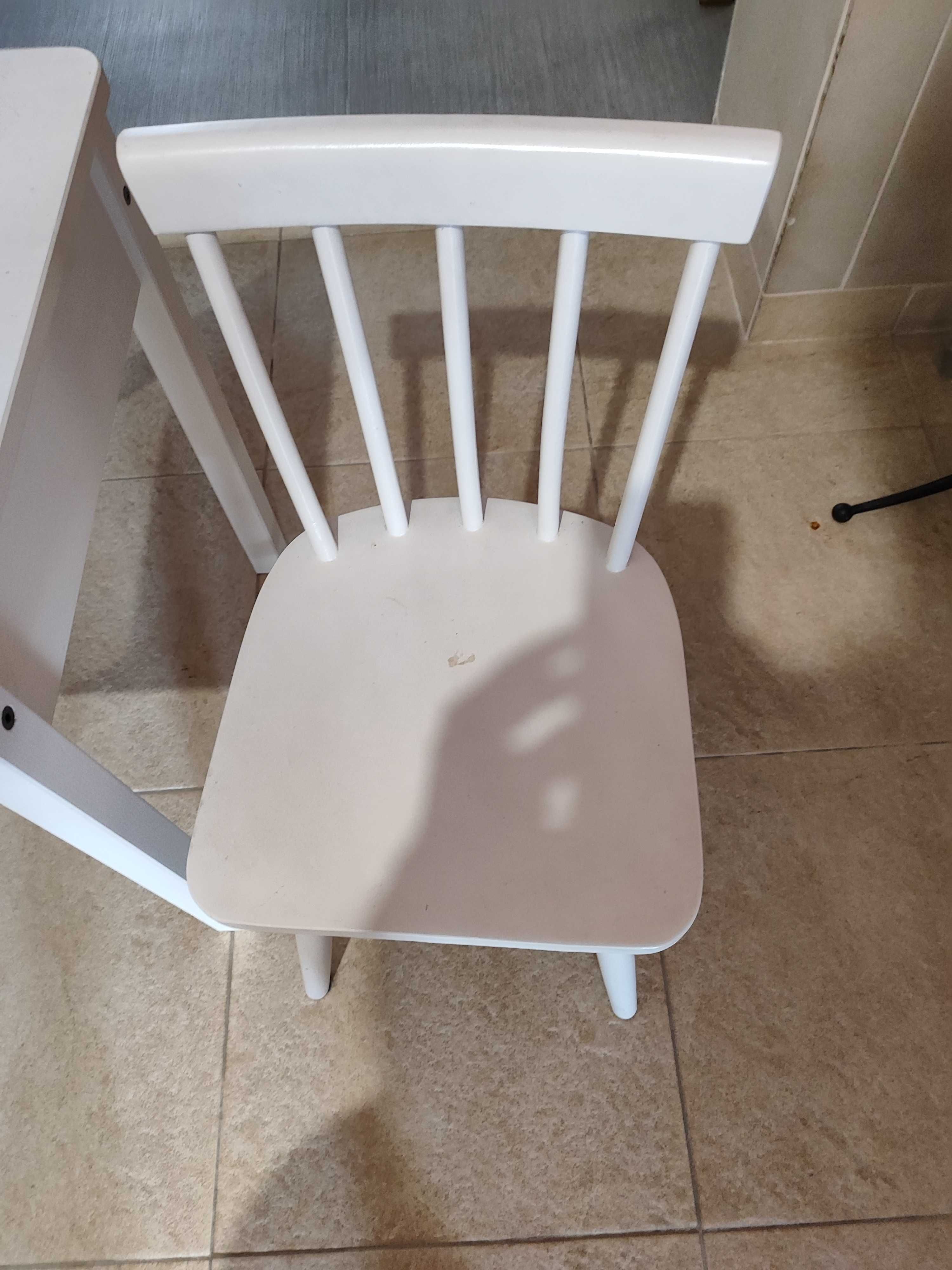 Mesa IKea criança + cadeira IKEA criança