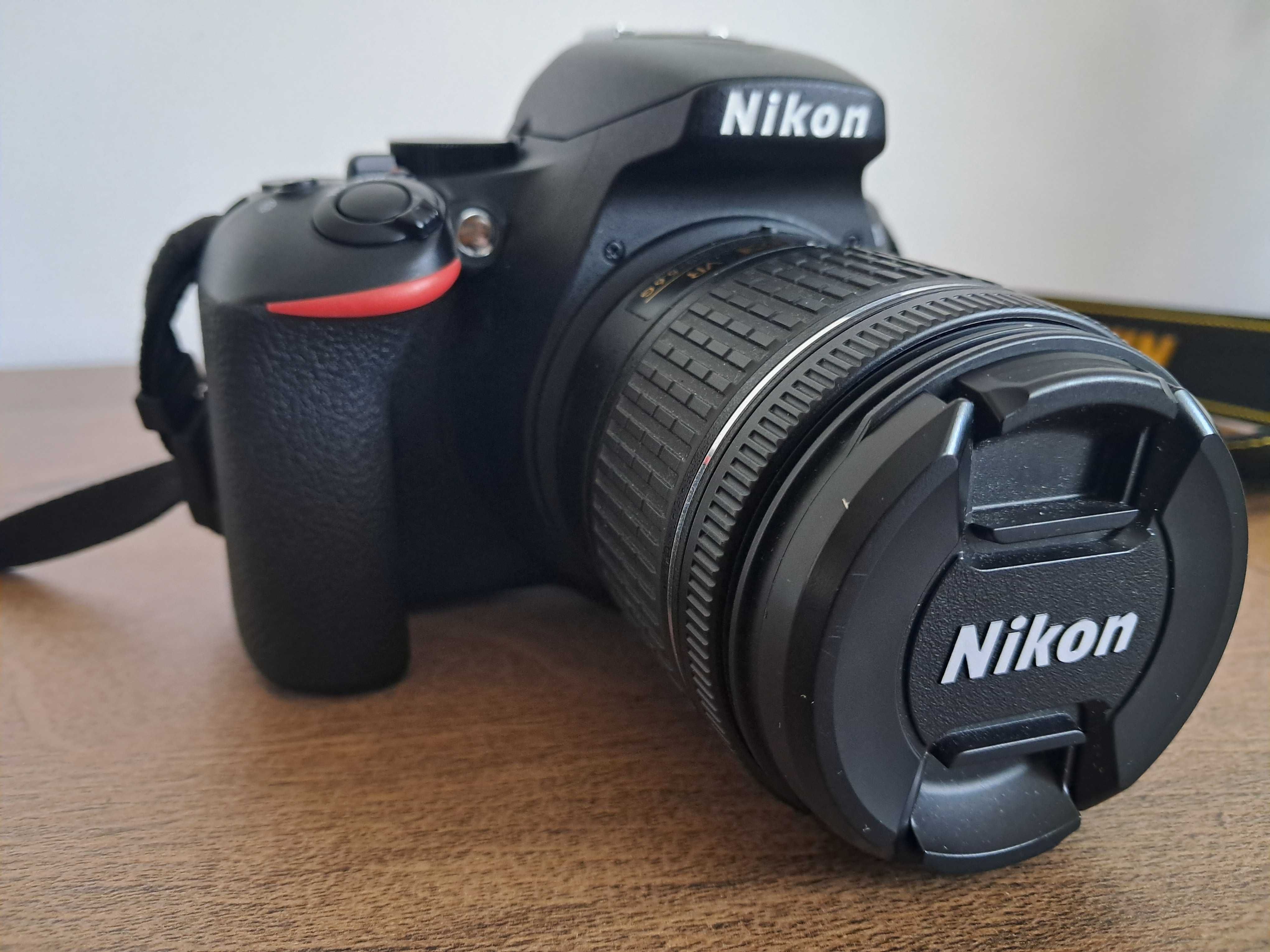 Nikon D3500 + NIKKOR 18–55mm f/3.5–5.6G AF-P DX + gratis