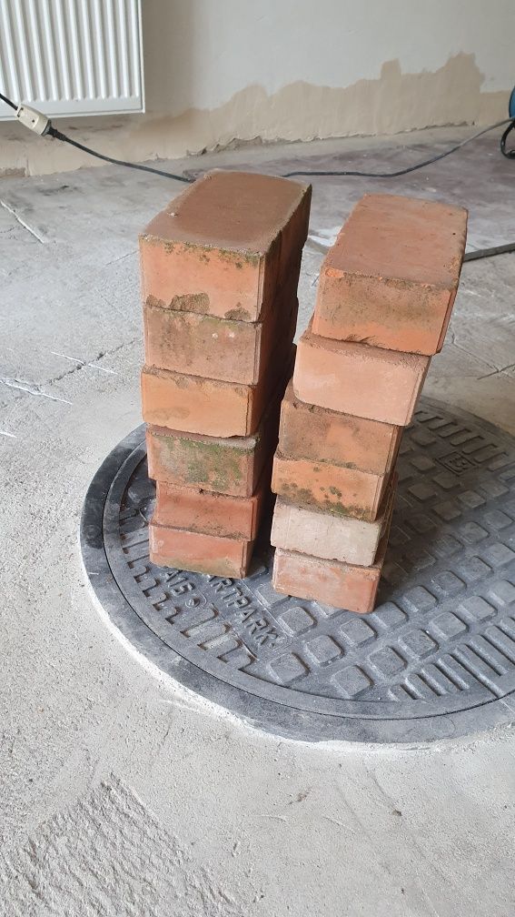 Cegła pełna 25 x 12 x 6.5