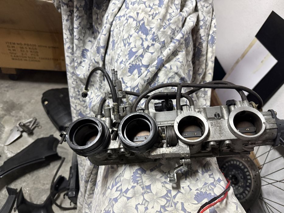 Honda CBR 1100 XX peças