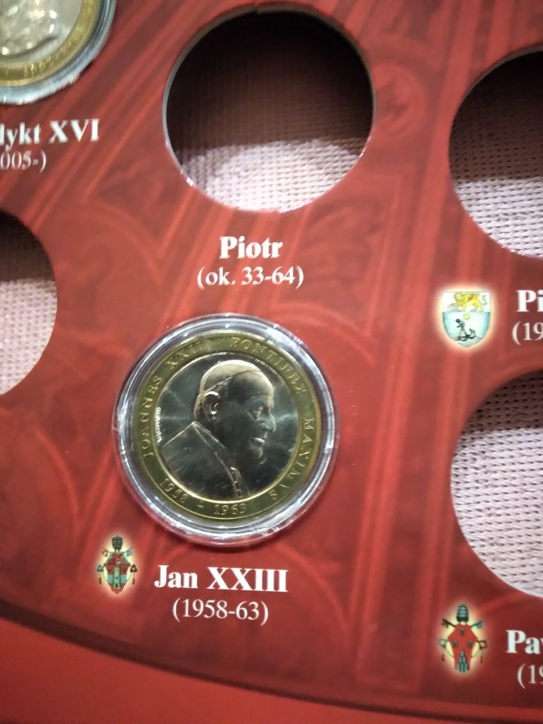 Wielcy Papieże w Historii Kościoła 3 medale