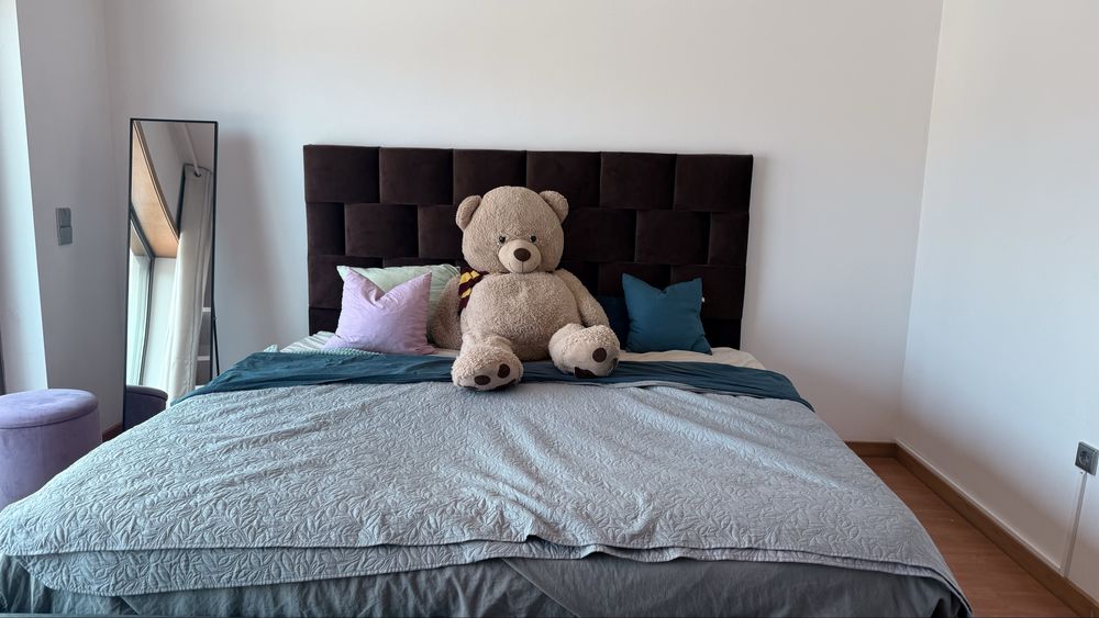 Cama da marca “Emma” com colchão emma hybrid 2mx2m