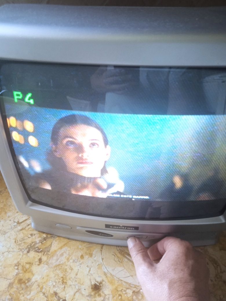Tv pequena como nova