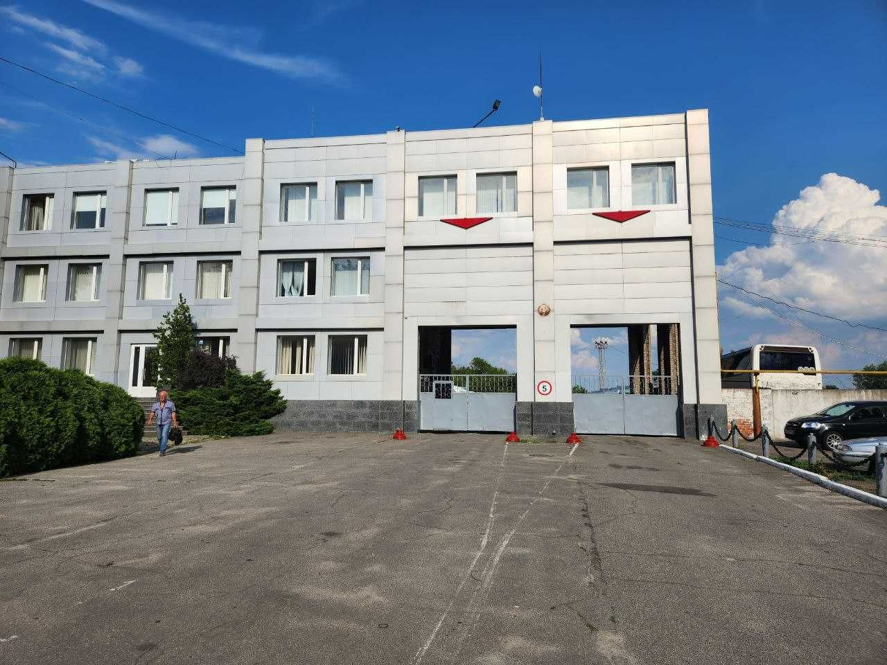 Оренда приміщення (проспект Б.Хмельницького 153)