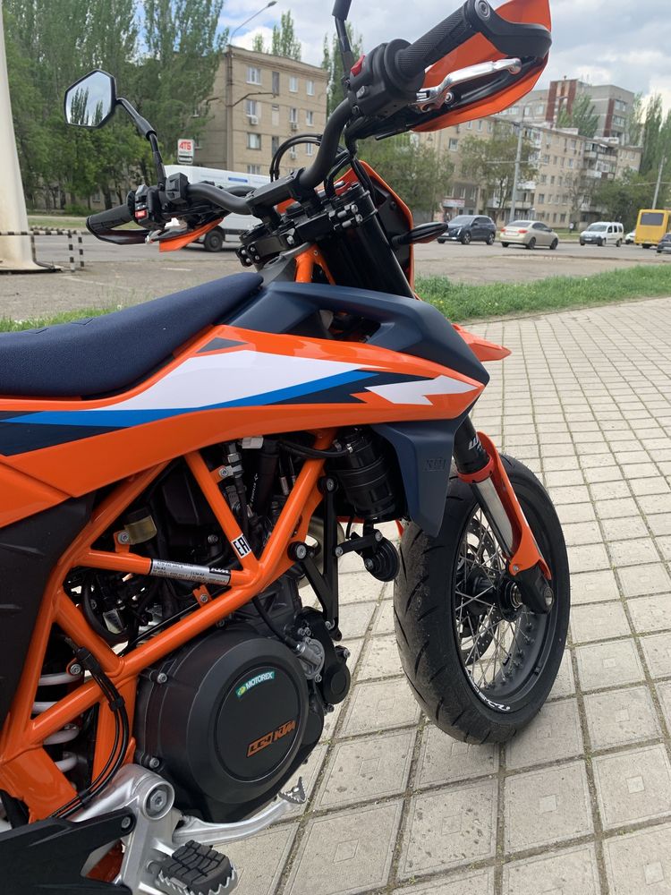 KTM 690 SMC R 2024