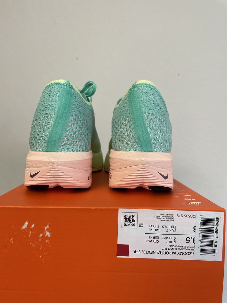 Оригінальні кросівки Nike Vaporfly Next 3