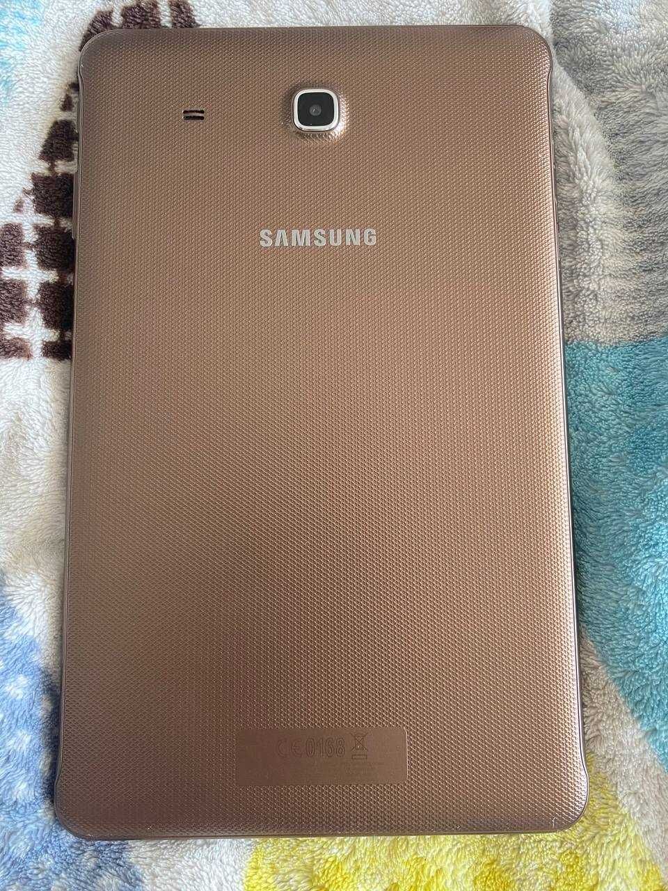 Планшет Samsung Galaxy Tab E 9.6" 3G 8Гб