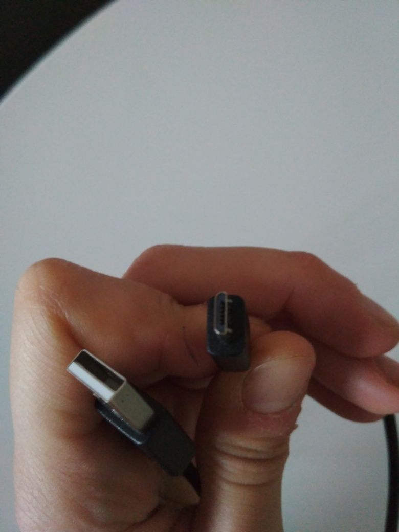 Kabel  micro USB do ładowania