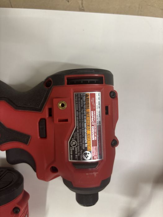 Milwaukee 3401 3450 шуруповерт імпак м12 фонарь м18