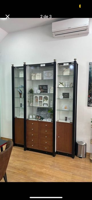 Vitrine | Vitrina | Montra para loja | Expositor em vidro para loja