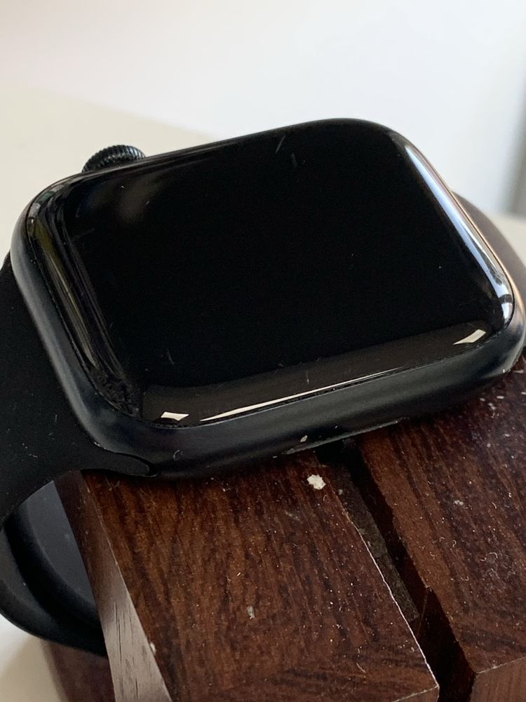 Оригінальні  Apple Watch Series  8 45 mm