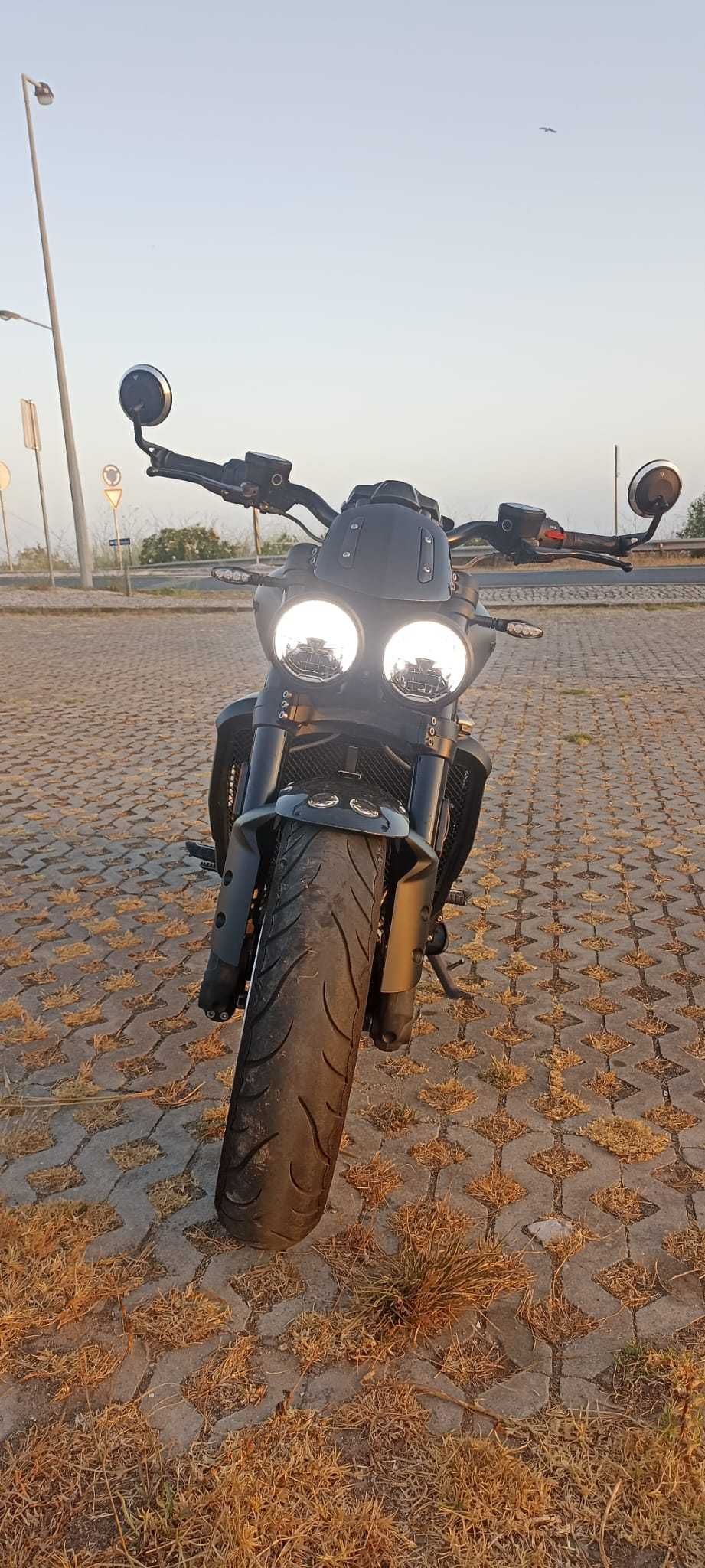 Triumph Rocket 3R Triple Black