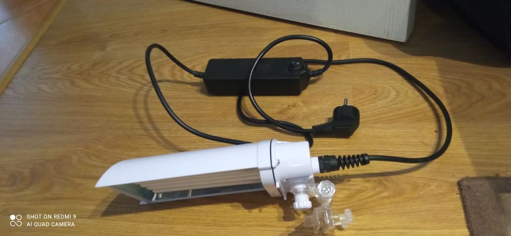 Lampa oswietlenie akwarium