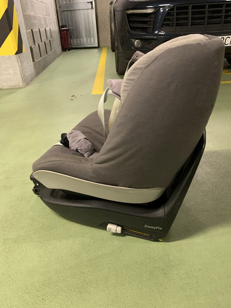 Fotelik Maxi Cosi 2 way pearl z bazą isofix