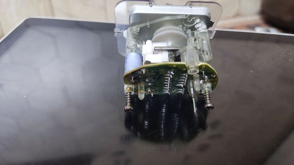 механизм часов Opel Kadett e