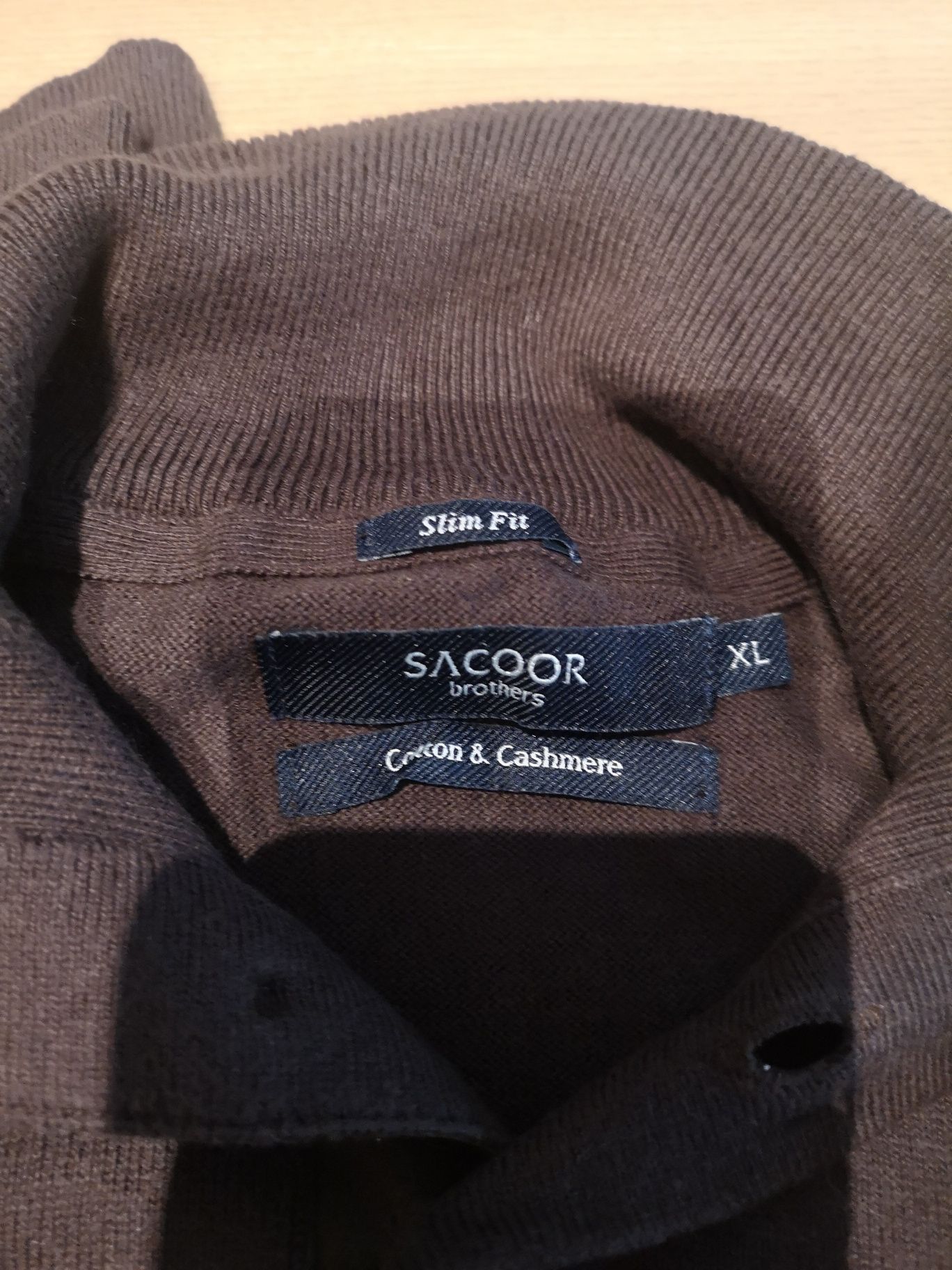 Vendo Pullover Sacor com Botões