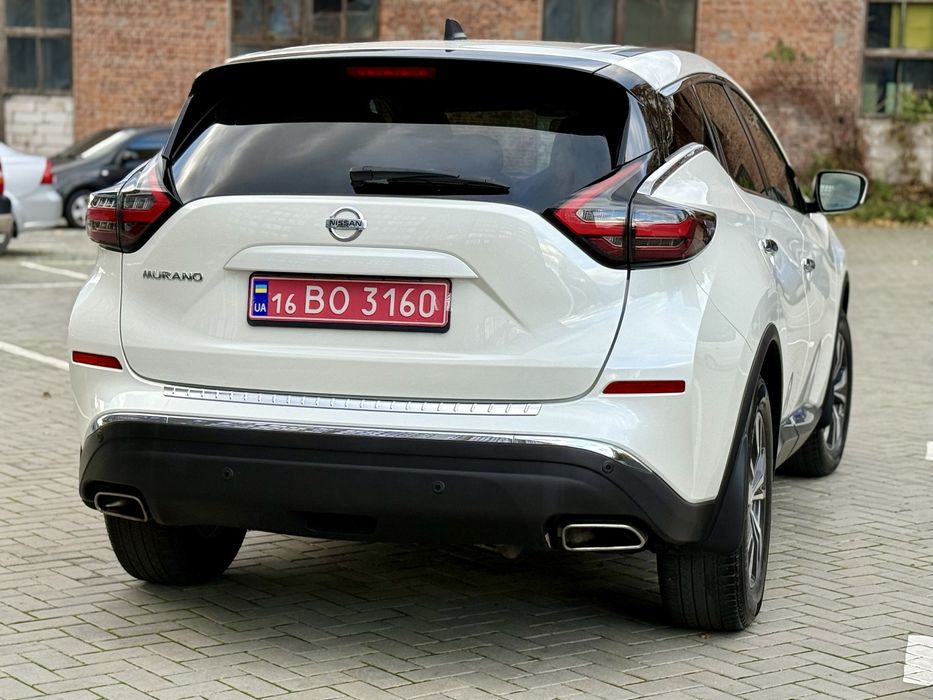 Nissan murano 2022року випуску
