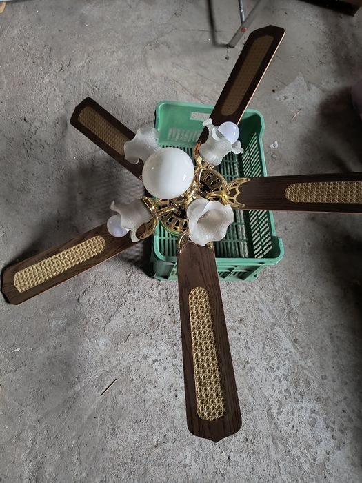 Lampa z wentylatorem
