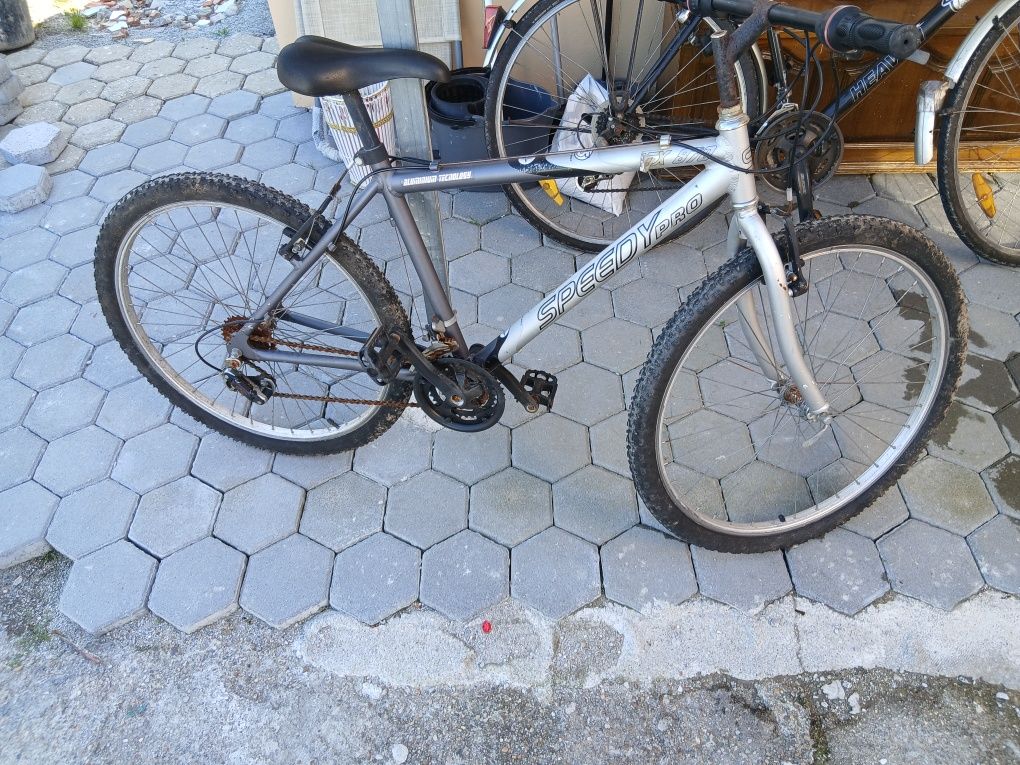 Bicicleta em estado aceitavel