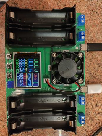 Tester akumulatorów/akumulatorków 18650 - 4kanałowy