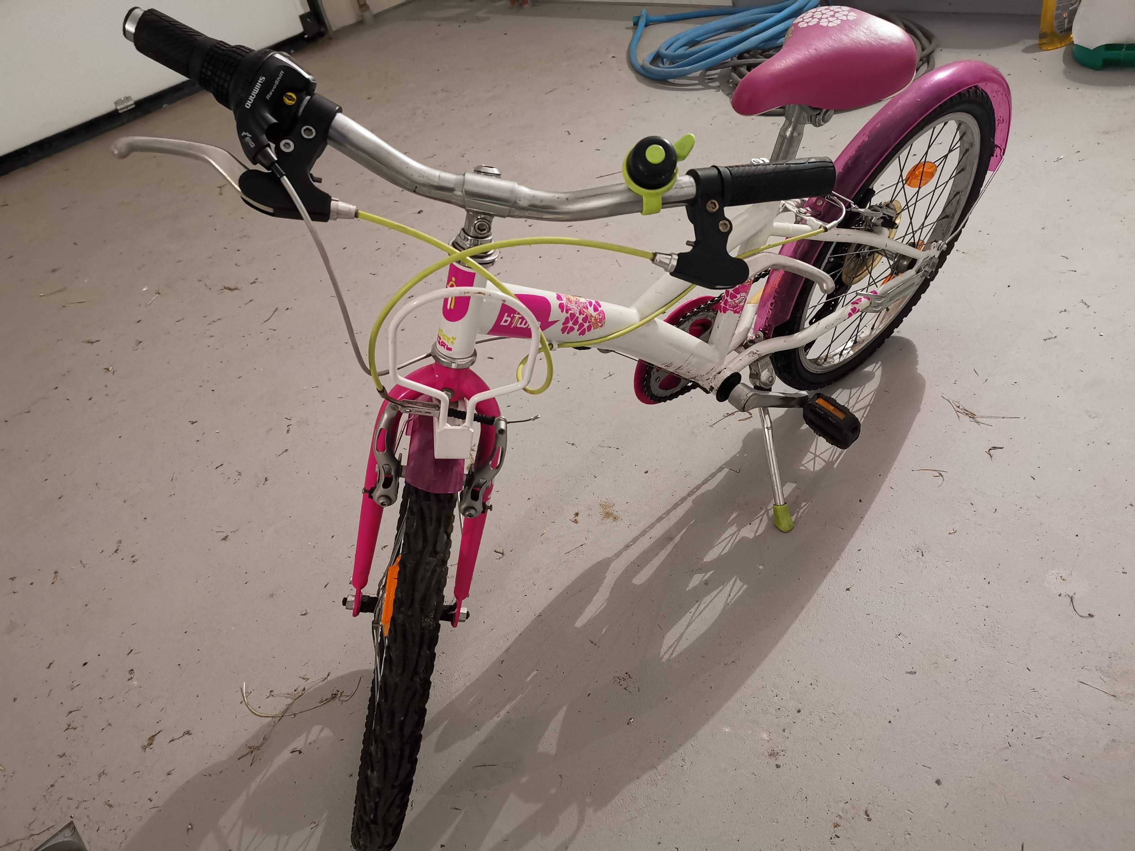 Rower Btwin dla dziewczynki 20" biało-różowy