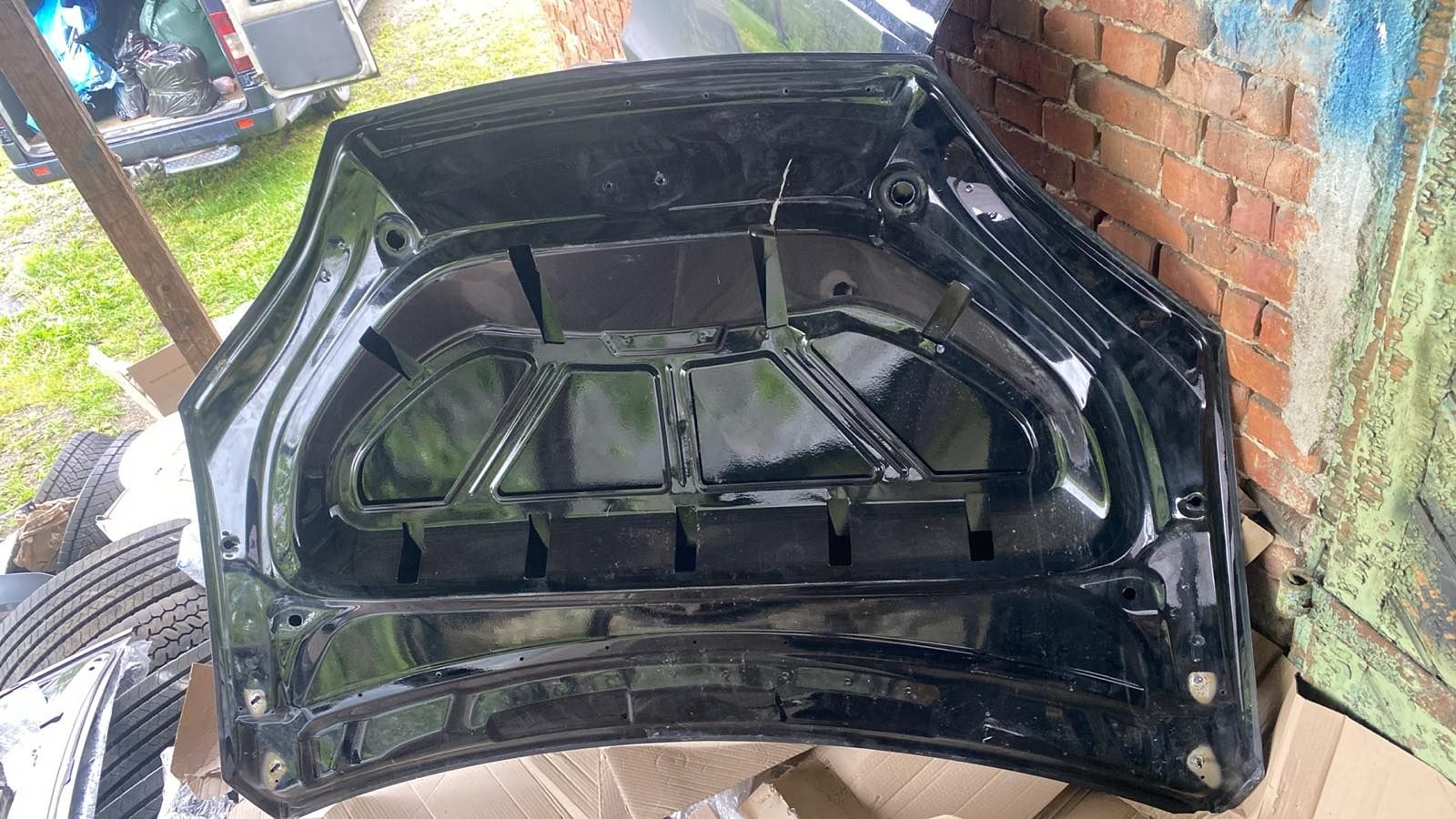 Капот Tesla Model X
