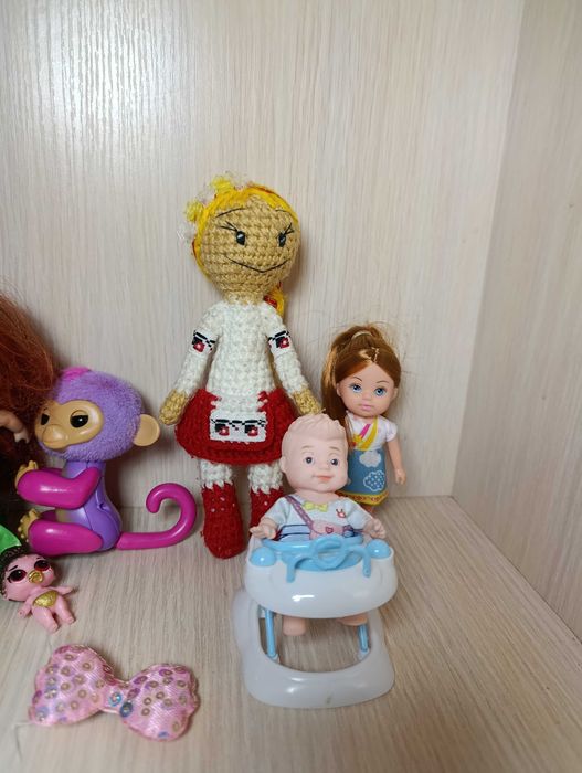Ляльки, інтерактивна мавпочка Fingerlings та  рюкзак