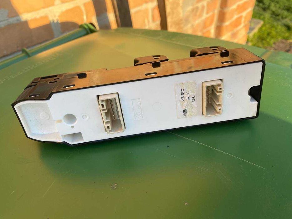 Блок кнопок стеклоподъёмника Mazda 3 2014-2016 оригинал