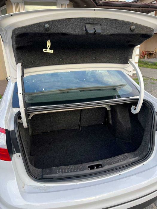 Ford Fiesta 2019 року, 1,6 л, газ-бензин