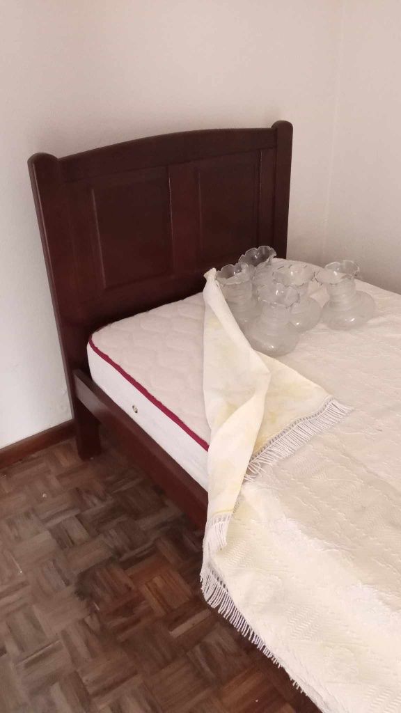 Cama com colchão