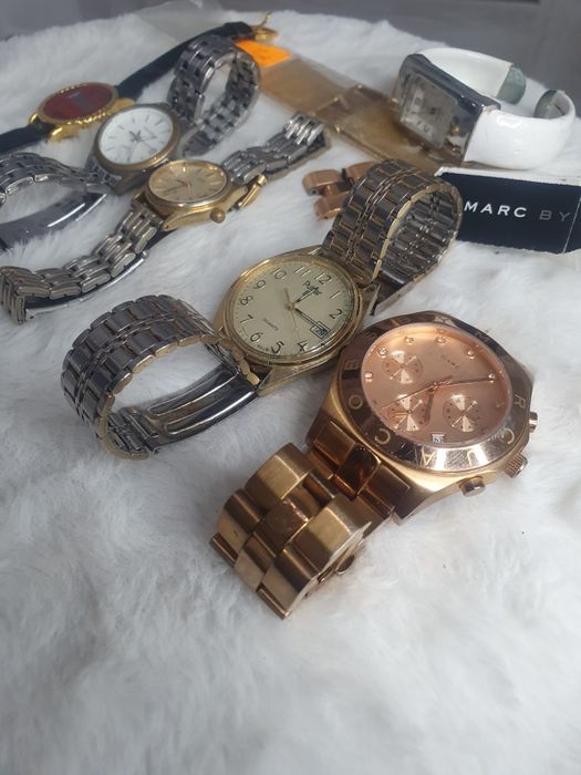 Zestaw zegarków 25 sztuk vintage modne markowe do naprawy