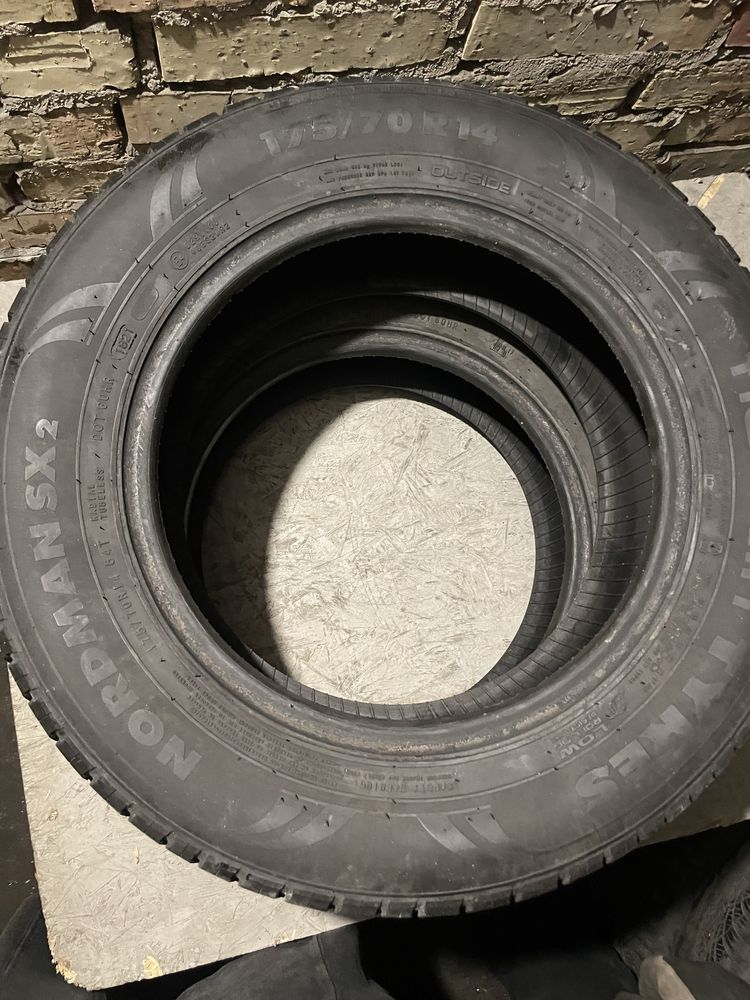 Гума 175/70 R14 Nokian Nordman sx2 2шт