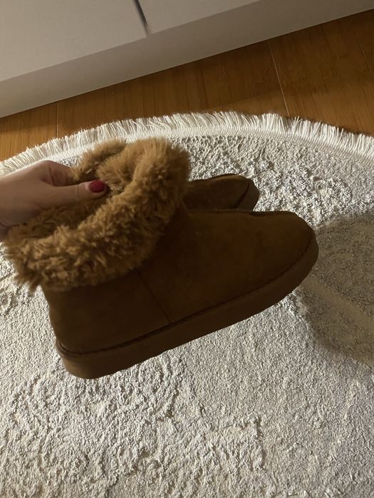 Уги  коричневые с мехом