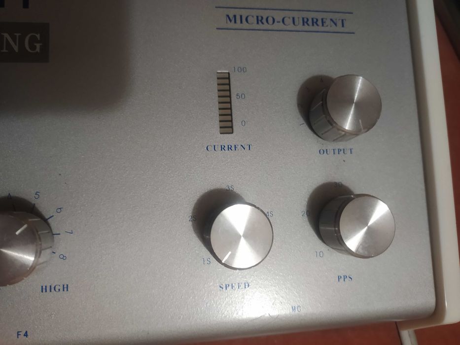 Elektro stymulator do liftingu skóry