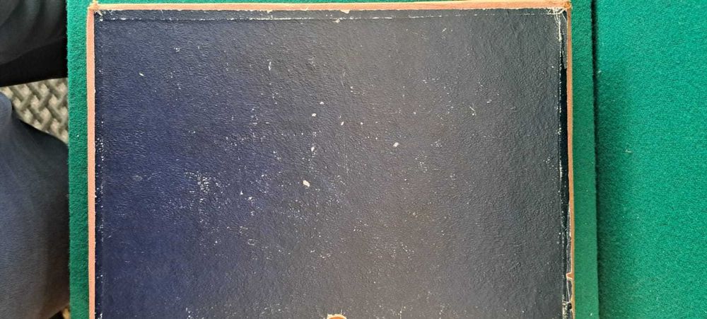 Klaser ze znaczkami Czechy ,Węgry , Bułgaria różne.