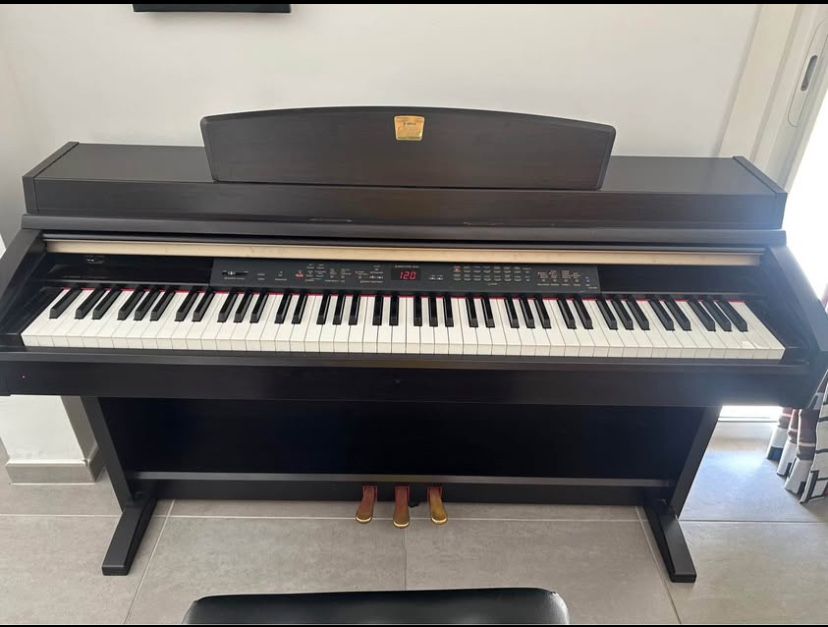 Pianino YAMAHA Clavinova CLP 240