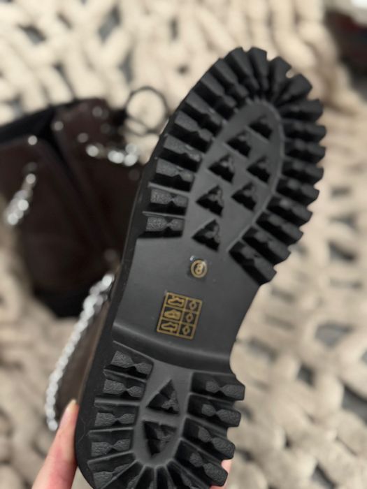 Botki czekoladowe ala Martensy ze skóry wegańskiej Tijn