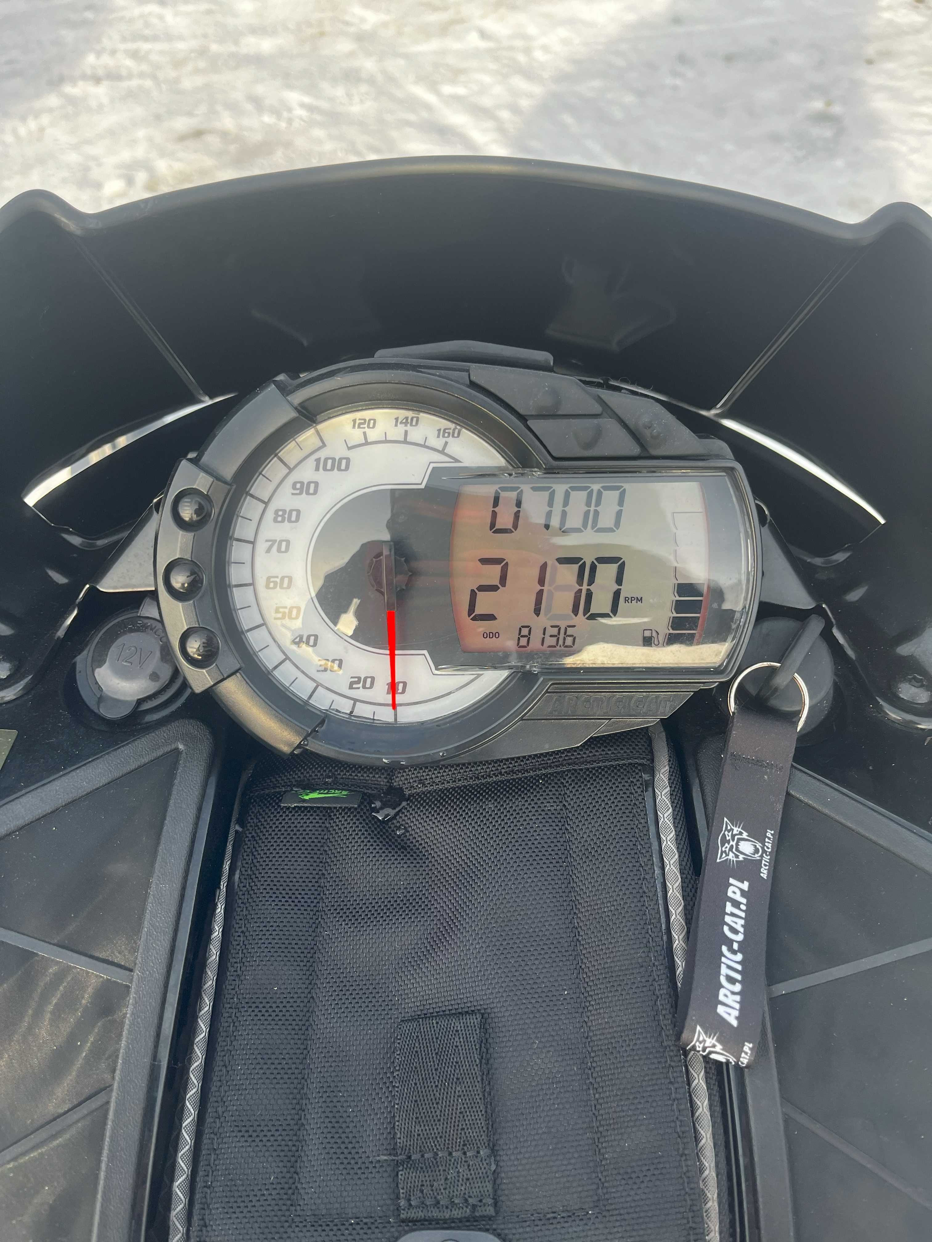 Skuter śnieżny Arctic Cat M8000_153 LTD ES BLACK 2016 R 1000 KM