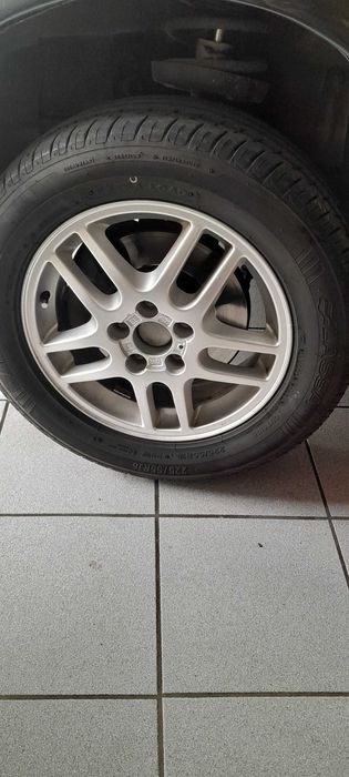 Vendo jantes com pneus novos